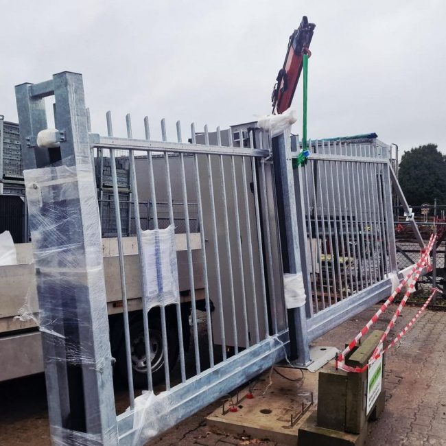 Präziser Einbau des Schiebetors