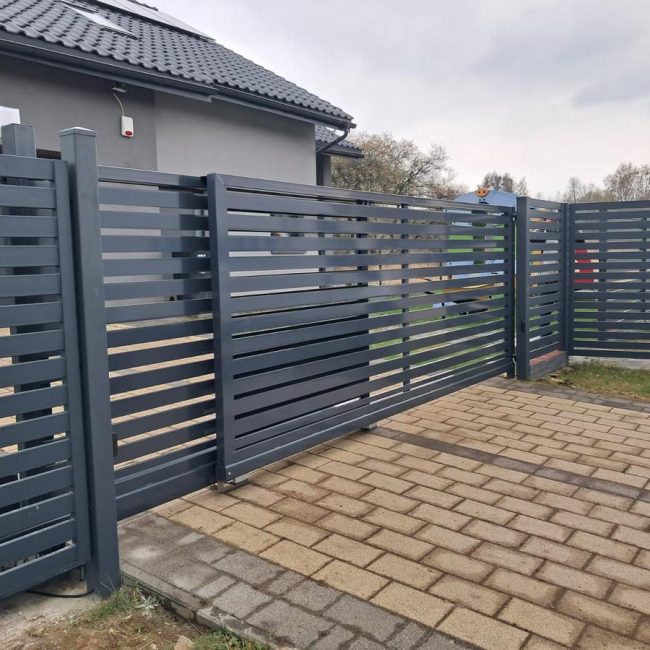 Brama teleskopowa, gdy nie ma miejsca na skrzydło bramy