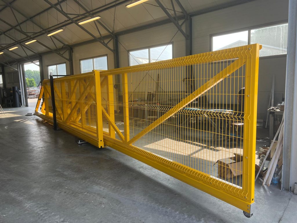 Industrial telescopic gate